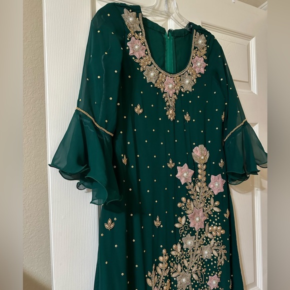 gorgeous 3 piece salowar kamiz suit - Picture 7 of 11